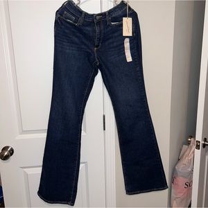 Universal Thread Women’s high rise flare jeans dark wash size 6 NEW
